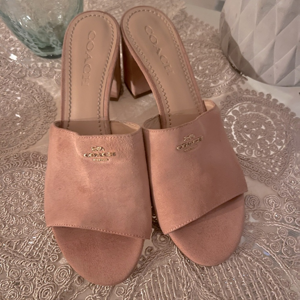 COACH Gorgeous Pink Suede Heels SZ 8 / EU 38.5